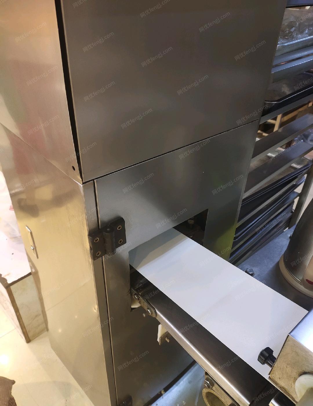 黑龙江哈尔滨三道擀面酥饼机，九成新转让