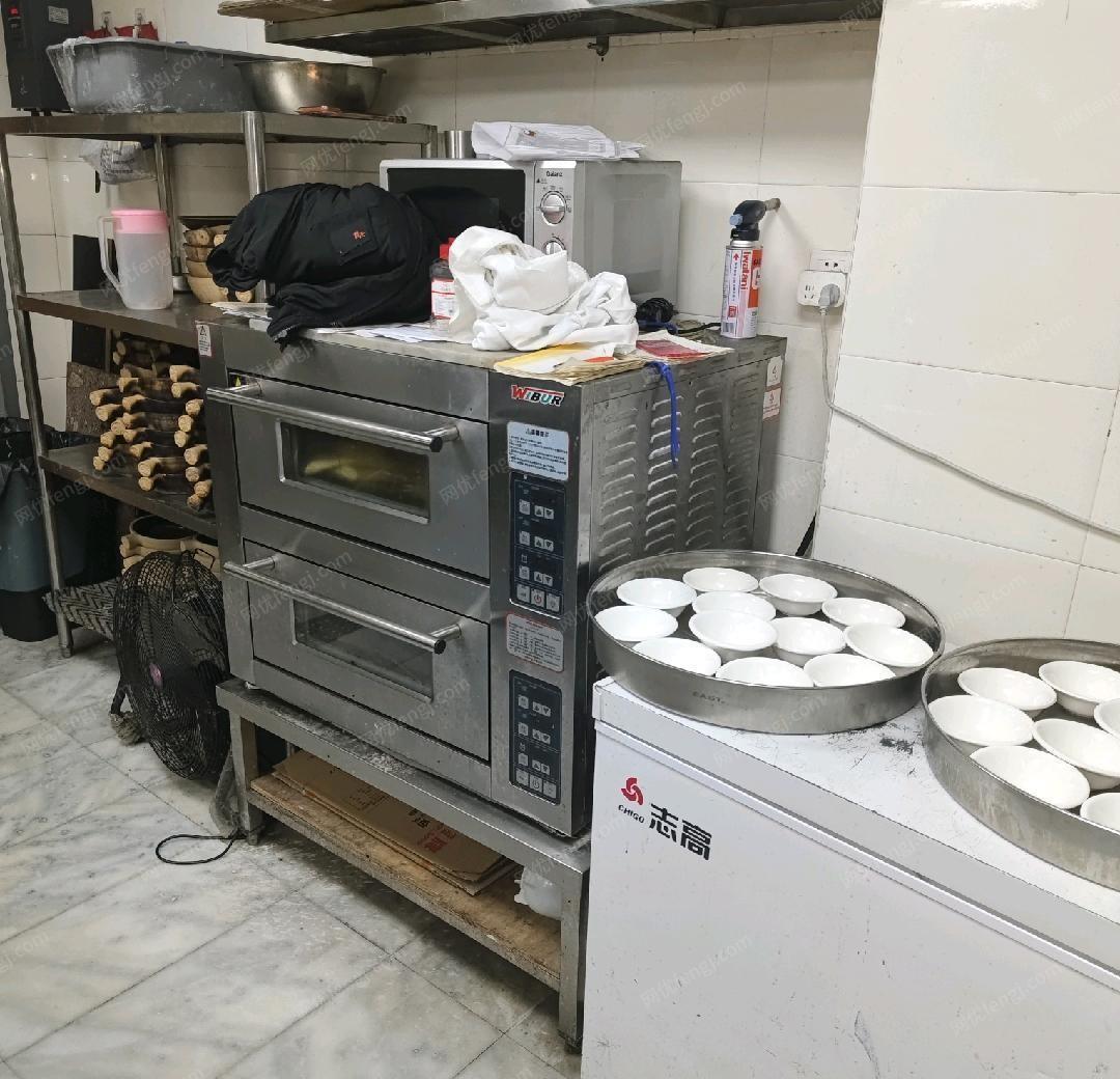 浙江温州餐饮店结业，各种餐饮设备5折转让，买了2年，300平的场地