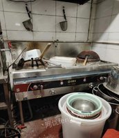 广东深圳餐厅倒闭，处理一些冰箱、消毒柜等设备