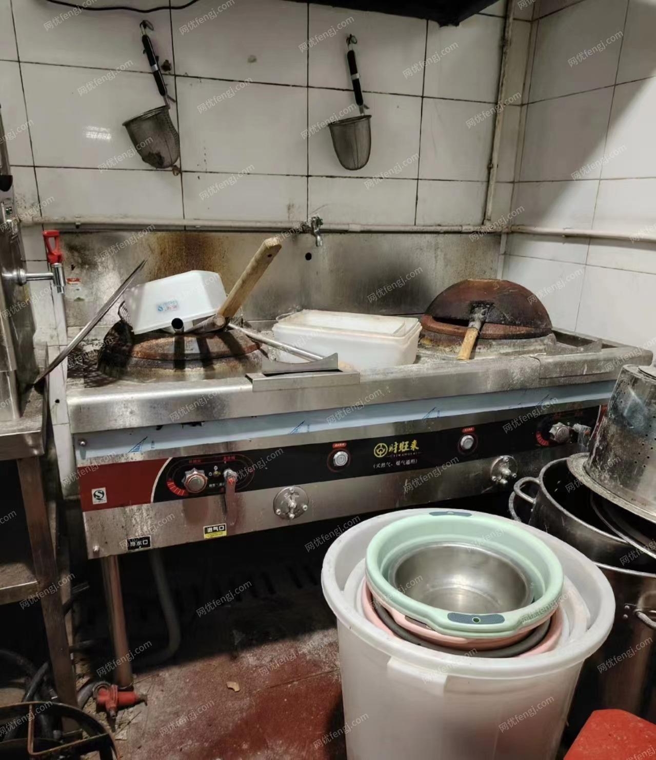广东深圳餐厅倒闭，处理一些冰箱、消毒柜等设备