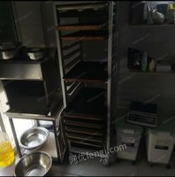 出售中央空调2台壁挂烤箱展示柜等烘焙店设备
