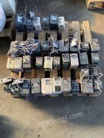 浙江宁波地区出售一批电机，小变频器0.75～2.2千瓦36台 需要的老板联系