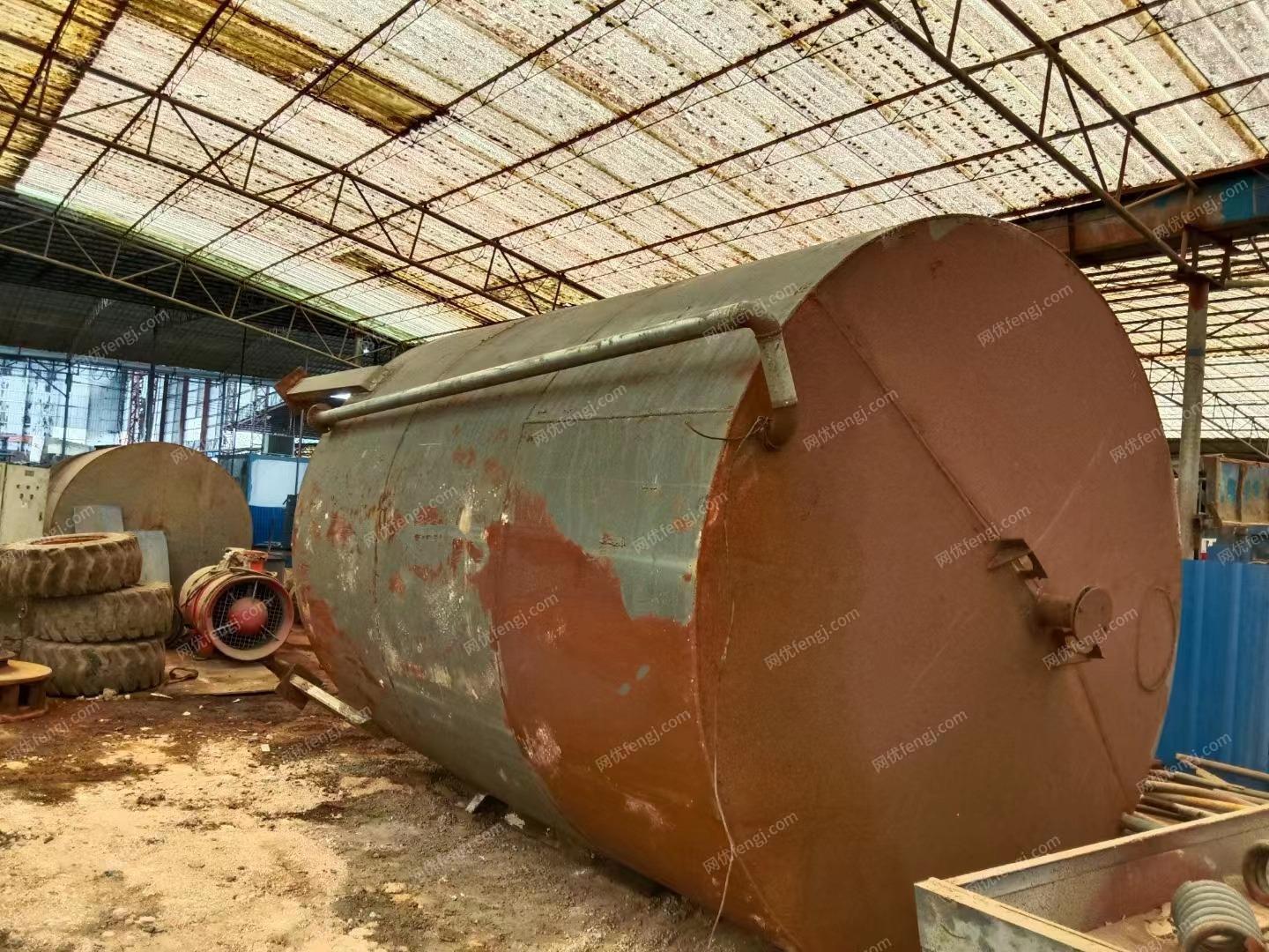 出售2.9x3.8立式罐