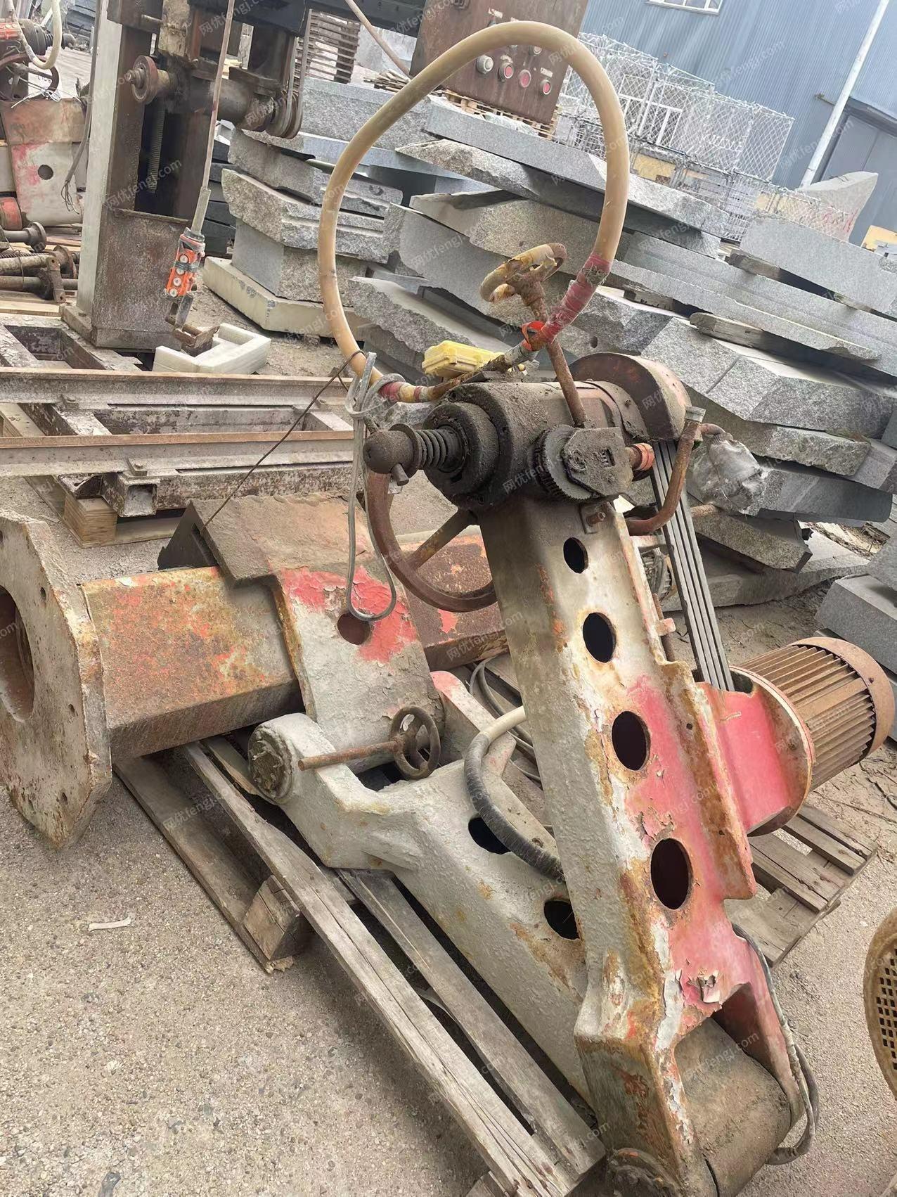 石材厂处理莱州M2070D摇臂式磨机5台，手拉切机，09年QD2000型单臂裁板机各1台，详见图