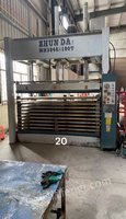 广东广州转让压花机、剪折弯机、热压胶合机、组合冲等。钢套设备。