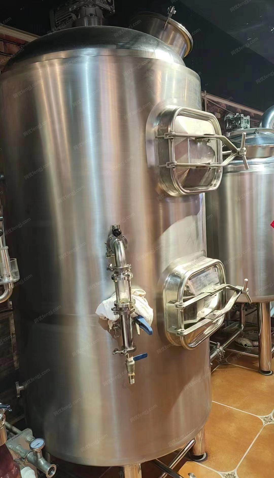黑龙江哈尔滨出售500L啤酒设备一套，配6个500L发酵罐