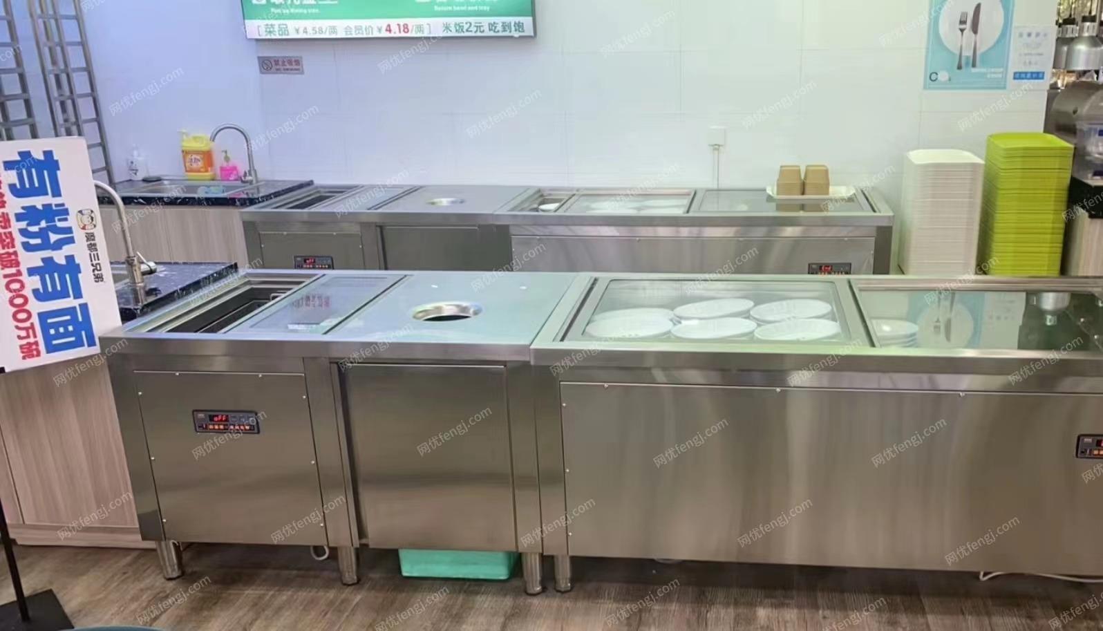 上海地区餐饮关闭转近全新油烟机、双开门冰箱、操作台冰箱、200座桌椅、热水器、空调16匹等等