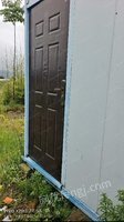 出售村庄拆迁便宜处理五六个住人集装箱
