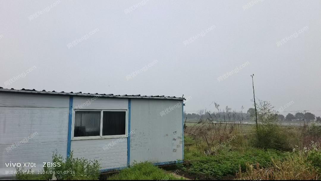 出售村庄拆迁便宜处理五六个住人集装箱