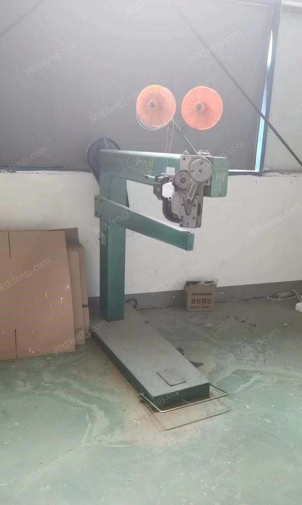 河北沧州转让一套纸箱加工设备三色印刷机模切机扪盒机压痕机钉箱机