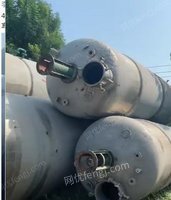 42立方发酵罐二台，16立方发酵罐三台种子罐