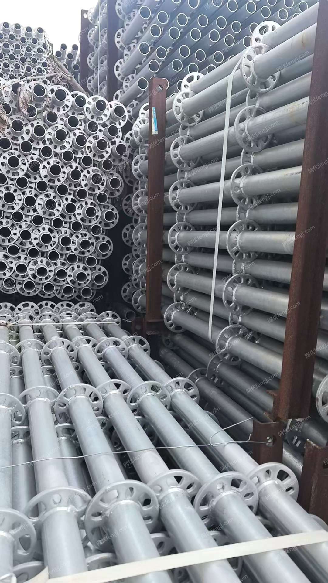 全国回收售积压钢材，大棚管，光伏支架，铁板，直缝，镀锌钢管