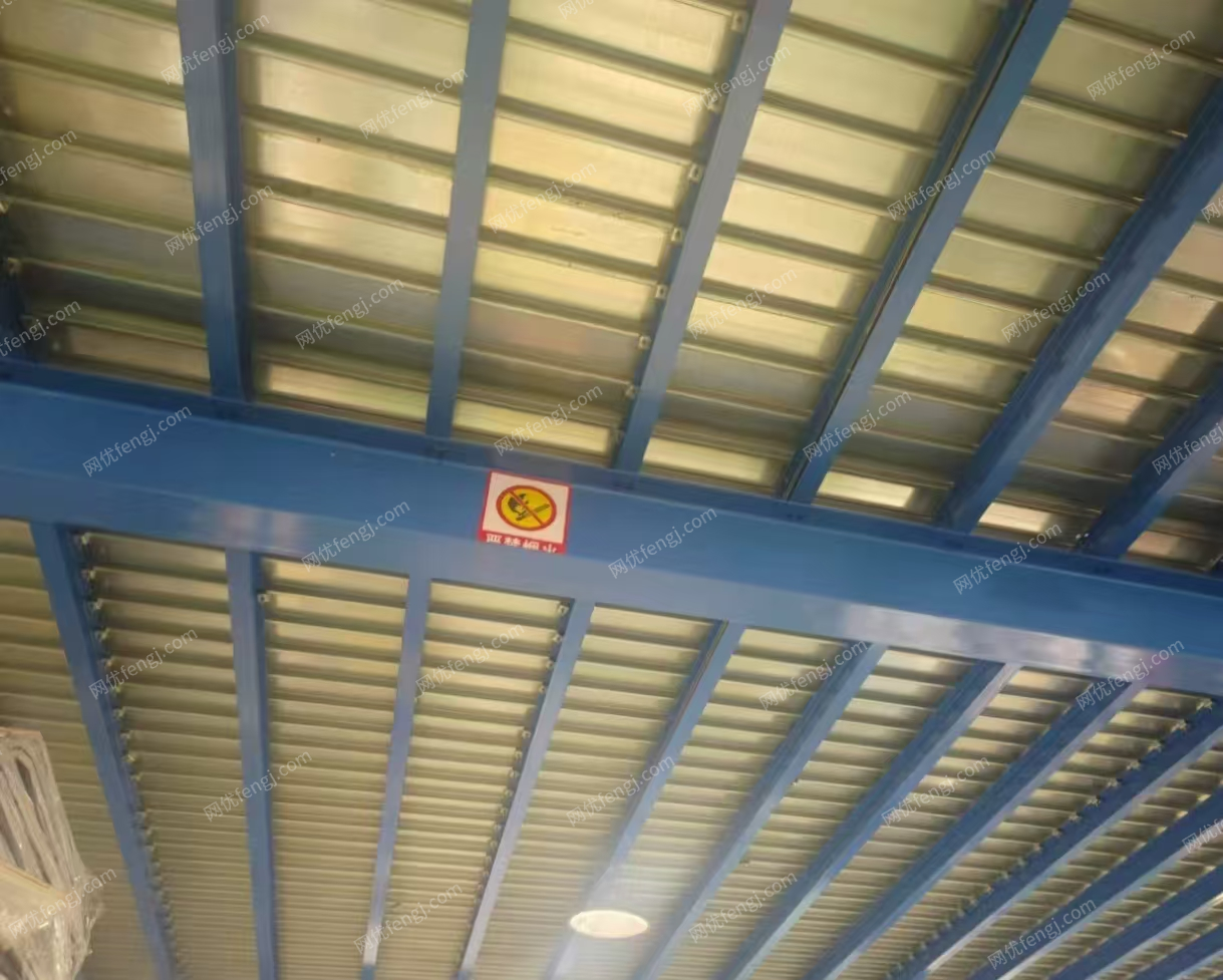 天津市武清开发区因为工厂搬迁,现有九成新重型二层货架平台低价转让