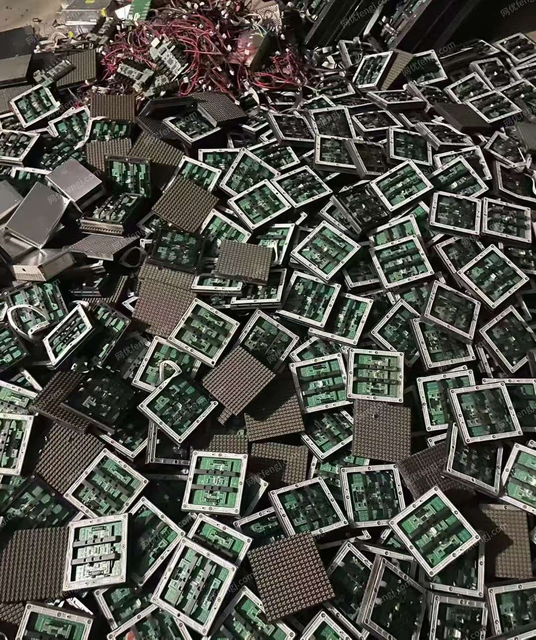 回收各類(lèi)LED顯示屏 廢舊電子數(shù)碼回收