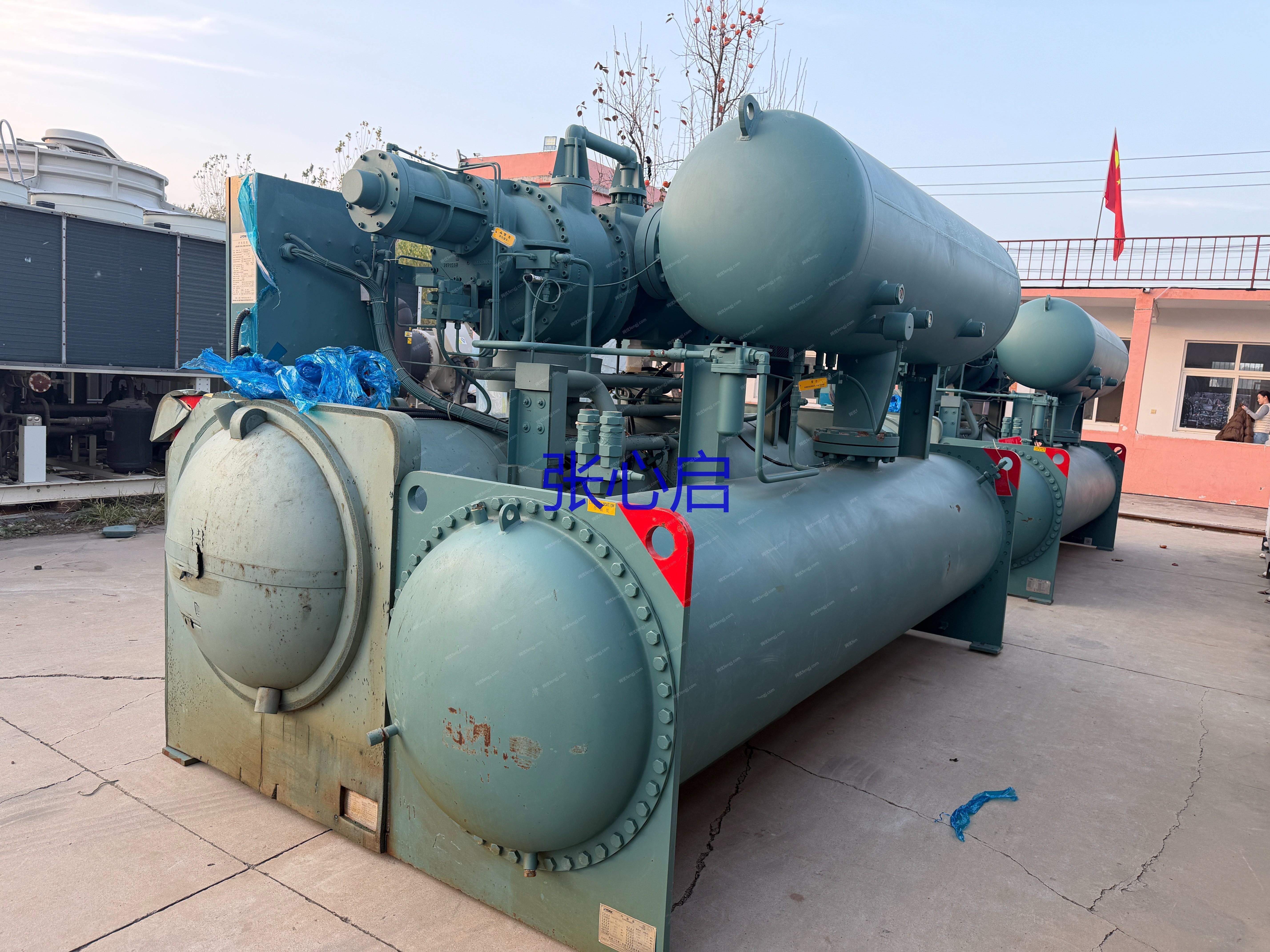出售庫存約克低溫鹽水機(jī)組多臺(tái) 二手制冷機(jī)組回收