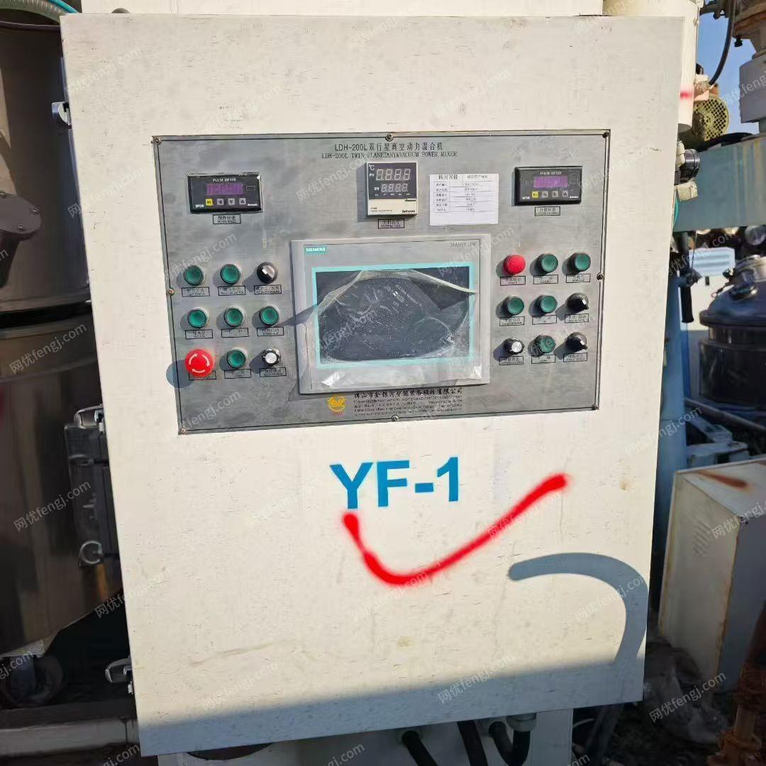 出售兩臺(tái) 金銀河200升真空行星攪拌機(jī) 其它化工設(shè)備回收