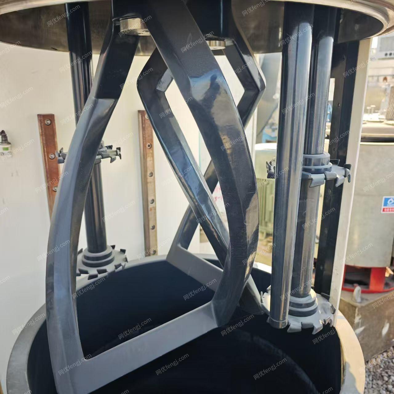 出售兩臺(tái) 金銀河200升真空行星攪拌機(jī) 其它化工設(shè)備回收