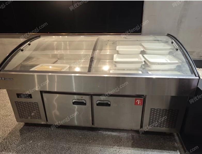 福建厦门三阶梯展示柜+六门冰箱等处理