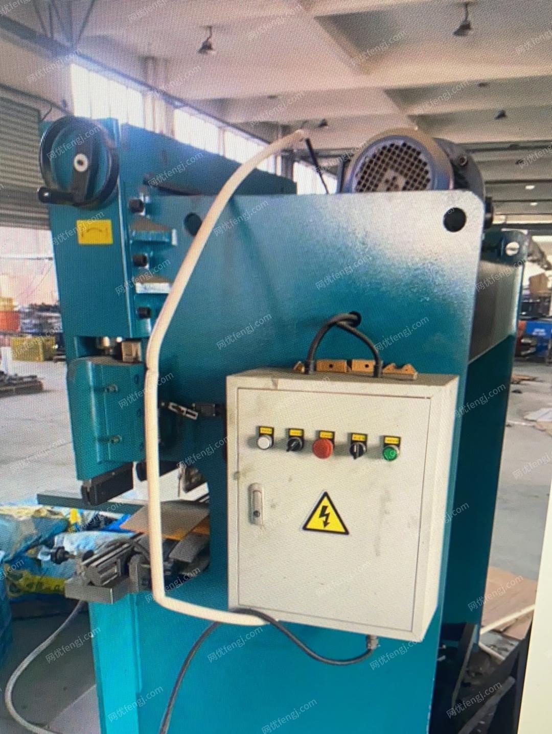 9成新折弯机海德30吨