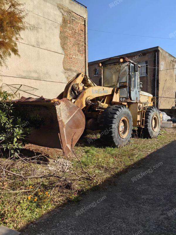 个人出售一 台柳工推土机 发动机很好