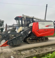 四川成都2022年久保田EX108全喂入收割机出售