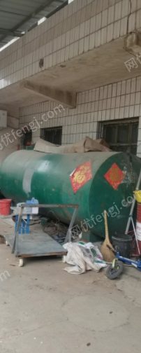 河南洛阳长3.8米 宽1.6米圆桶柴油罐出售