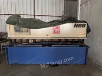 QC12K-4×2500数控液压摆式剪板机出售