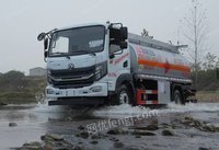 转让蓝牌‬新款风东‬途逸2.6方加油车