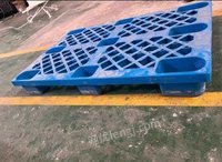出售一批塑料托盘