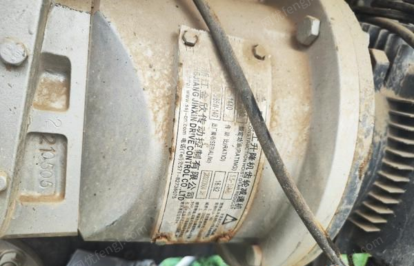 二手建筑施工電梯出售