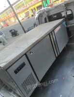 山东枣庄不锈钢操作台冰柜制冷特价处理一台