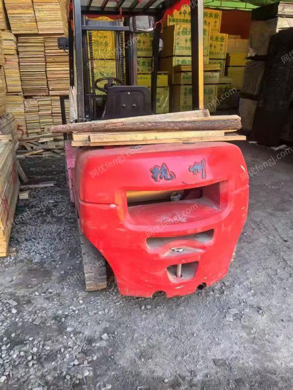 二手叉车出售