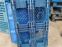 9新塑料托盘周转箱出售