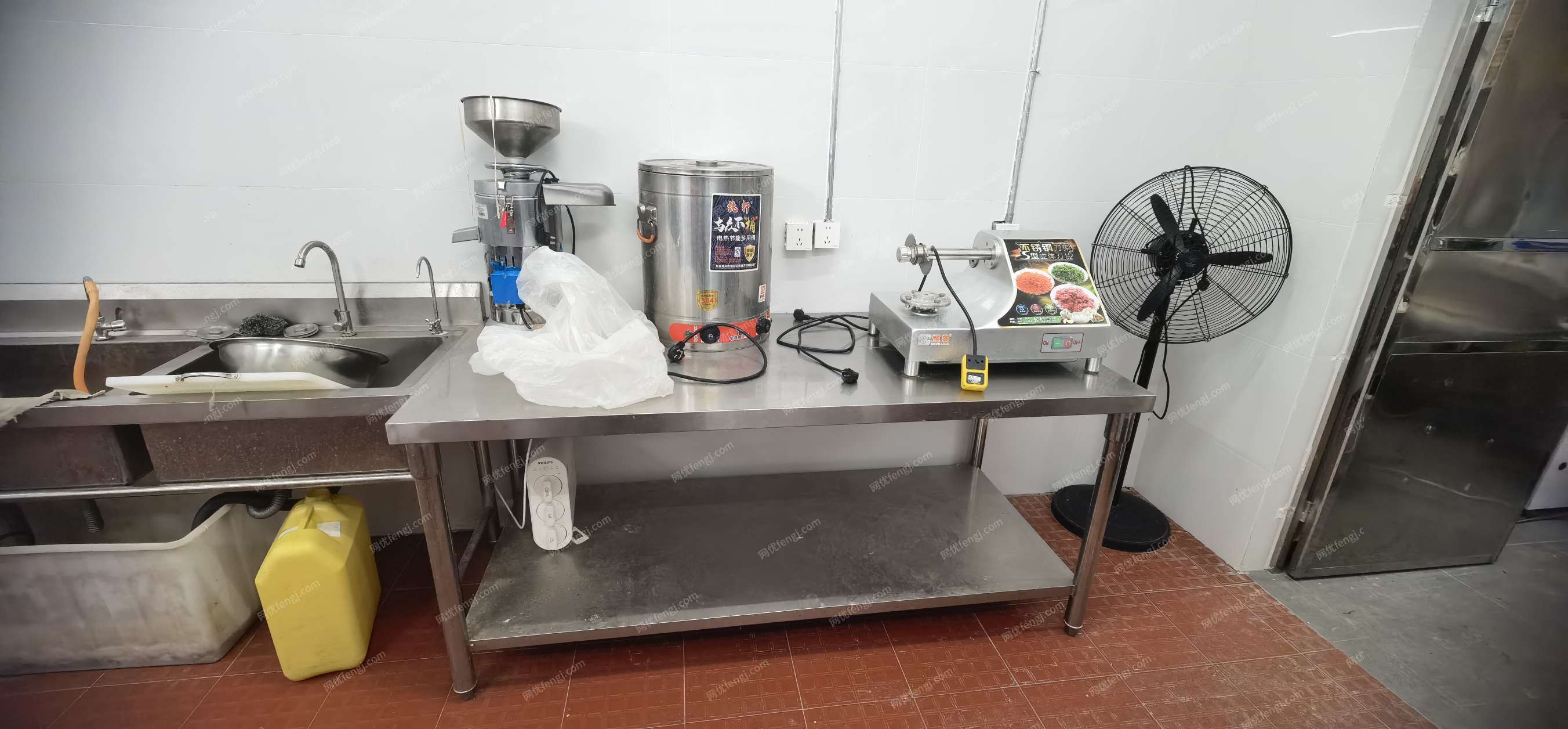 2折转让包子铺制作设备