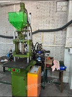 出售两台赞扬一台坤威等共4台立式注塑机