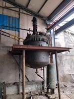 潍坊高密出售1.5吨、2吨搪瓷反应釜、2台500L搅拌罐