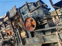 出售23年移动厢式1216破碎生产线一套