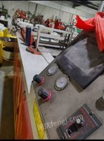 全自动叠把机低价出售，一套是凌风的，一套制袋机是瑞兴的