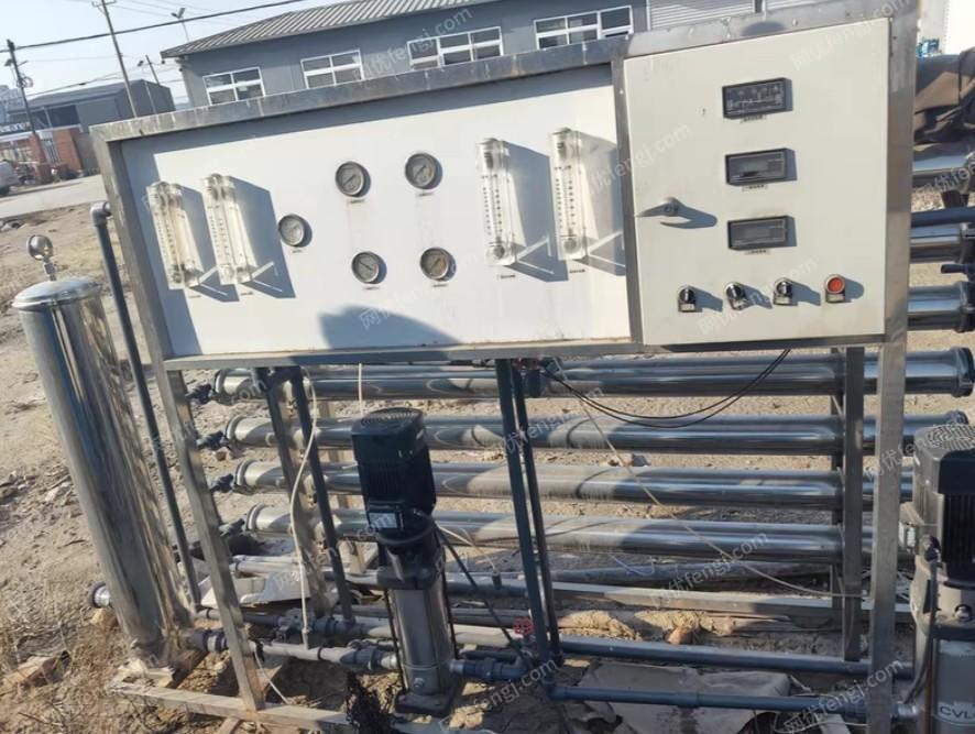 河北唐山出售十吨净水设备和流水线灌装机