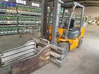 出售18年江淮3吨抱夹叉车一台，可升高4米