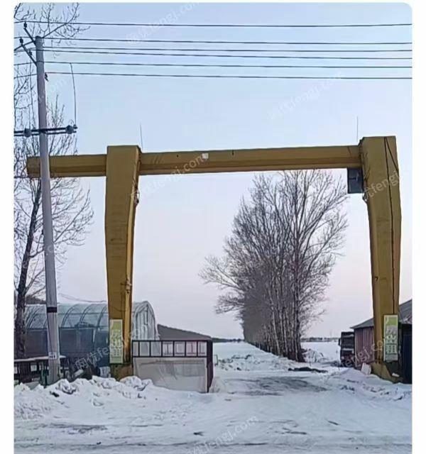 二手龙门吊,10吨高9米,跨度12米,悬臂5.5米,总长17.5米