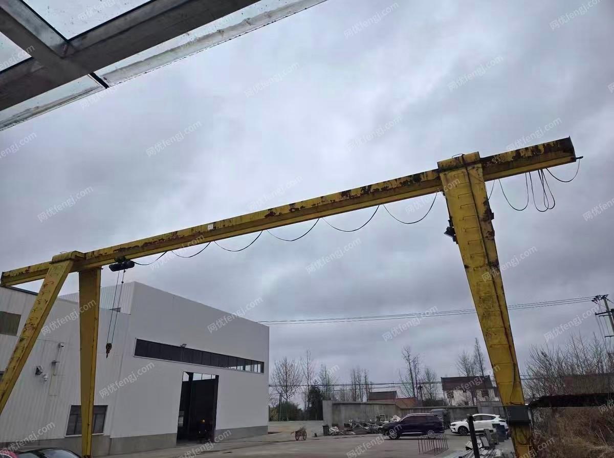 出售厂房闲置龙门吊转让,带电动葫芦,跨度25