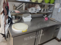 安徽蚌埠空调、操作台、展示柜等牛肉汤店设备整套出售