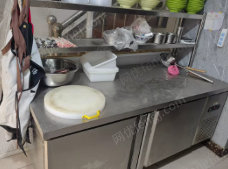 安徽蚌埠空调、操作台、展示柜等牛肉汤店设备整套出售