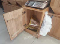 河南焦作干果货架,炒货展示柜,实木货架等设备整体出售