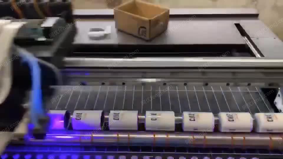 UV平板圆柱一体机器打印设备 视频
