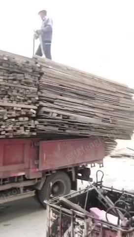 高价回收 建筑工地废方木.模板.钢筋...