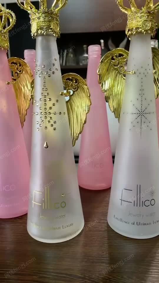 fillico神户矿泉水瓶子 视频