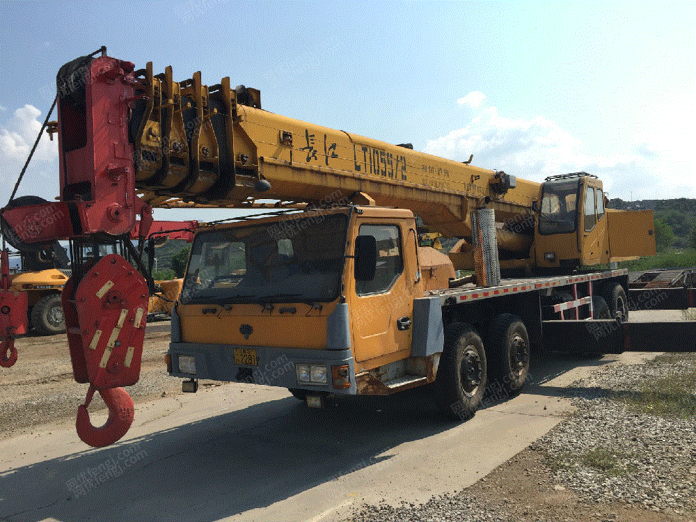 70万出售2台55吨二手长江吊车07年5月