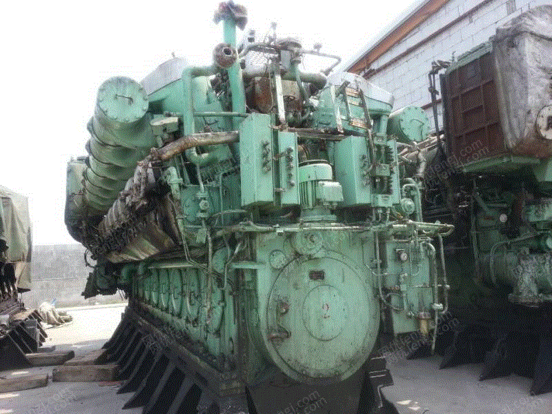 出售二手日本新泻16pc25船用柴油机